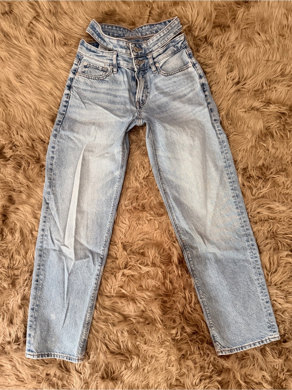 American Eagle Outfitters Light Wash Straight Leg Jeans slit waist Size 00 short